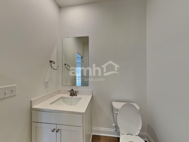 Building Photo - 216 Deanscroft Dr