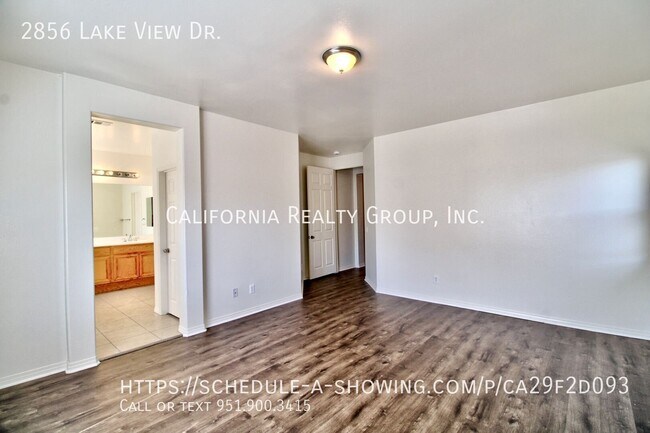 Building Photo - 2856 Lake View Dr