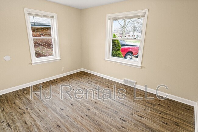 Building Photo - 1201 Billings Dr