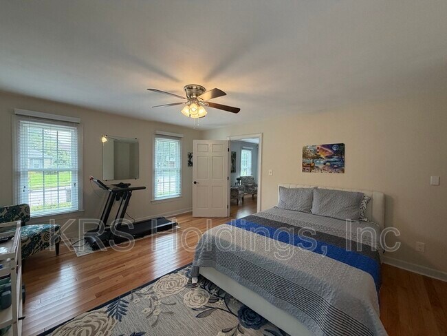 Building Photo - 1520 Woodside Ct
