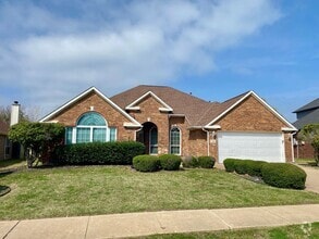 Building Photo - Introducing this inviting 3-bedroom, 2-bat...