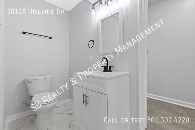Building Photo - 3812 Hillside Dr