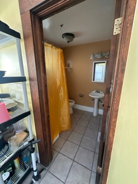 Building Photo - 847 Linden Ave