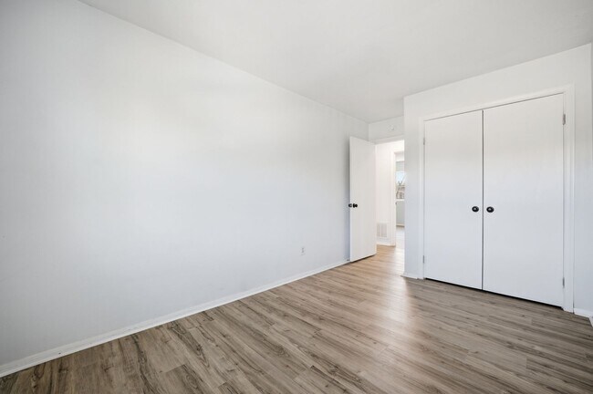 Building Photo - OPEN HOUSE SATURDAY THE 20TH 1PM-3PM! Three-bedroom, two-and-a-half bathrooms in Pembroke Meadows!