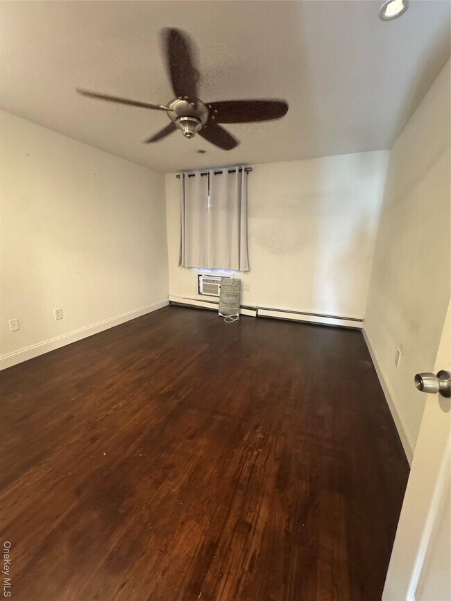 Building Photo - 156-49 76th St