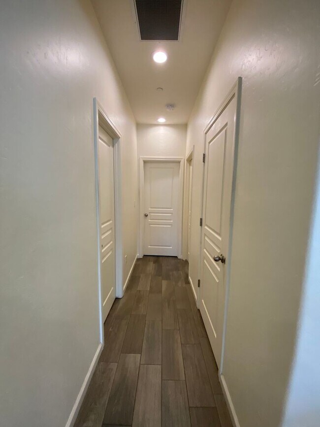 Building Photo - Tulare home coming soon!