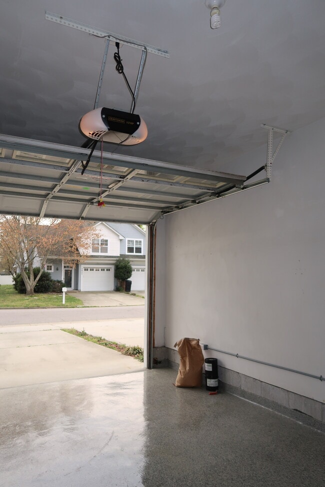 Building Photo - 5816 Reon Ct