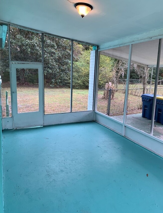 Building Photo - Spacious Backyard And Screened Porch In This Cozy 3 Bedroom Home