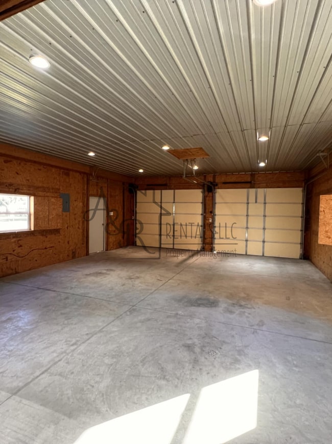 Building Photo - 204 W Leighton St