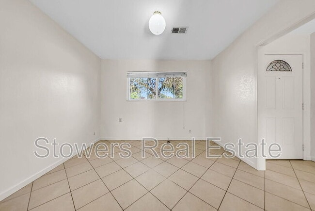 Building Photo - 925 St Louis Ct