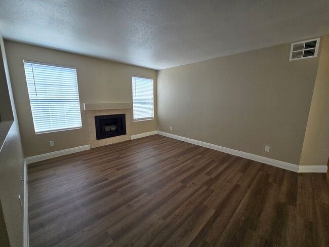 Building Photo - A Fabulous 3 Bedroom Condo in NW Las Vegas.