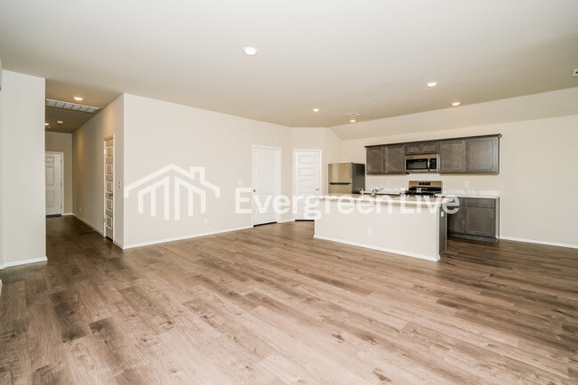 Building Photo - 1118 Raven Dr