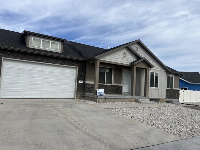Building Photo - 304 Destiny Wy