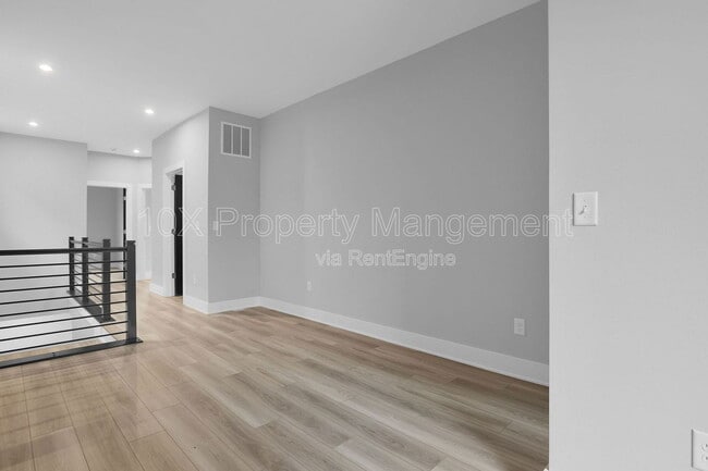 Building Photo - 105 Encore Park Bend