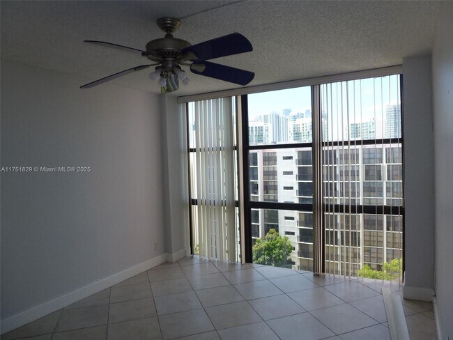 Building Photo - 17021 N Bay Rd