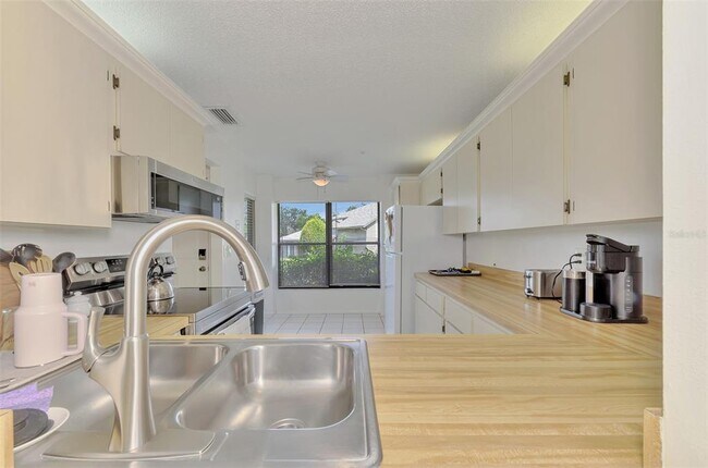 Building Photo - 952 N Beneva Rd