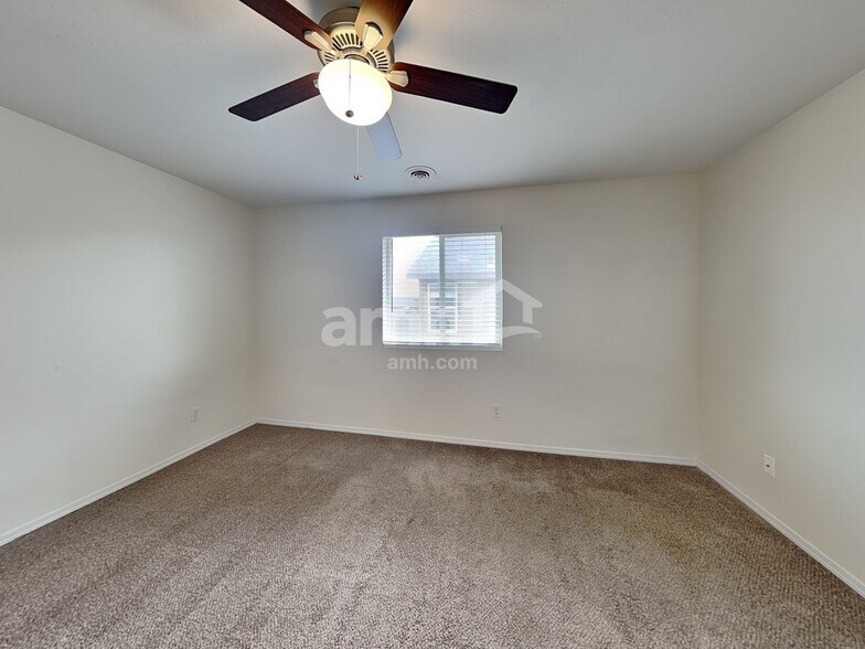 Building Photo - 10062 W Rustica St