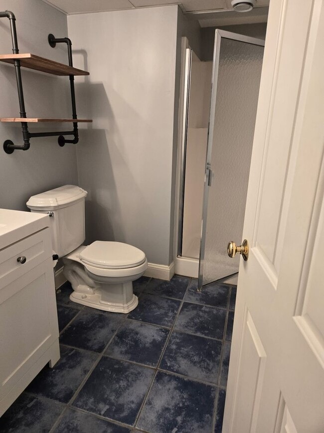 Building Photo - 5 Hillside Ave