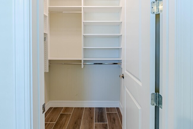 Building Photo - 740 S E Boboli Way