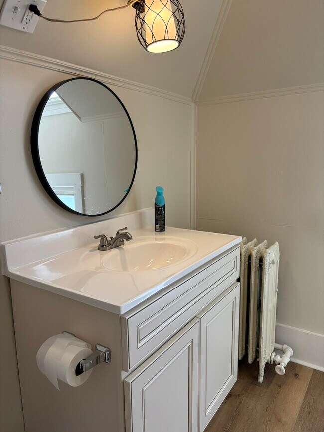 Building Photo - 428 Ideal St