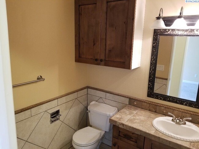 Building Photo - South Richland Townhouse for rent