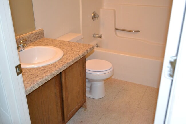 Building Photo - 119 Ashley St