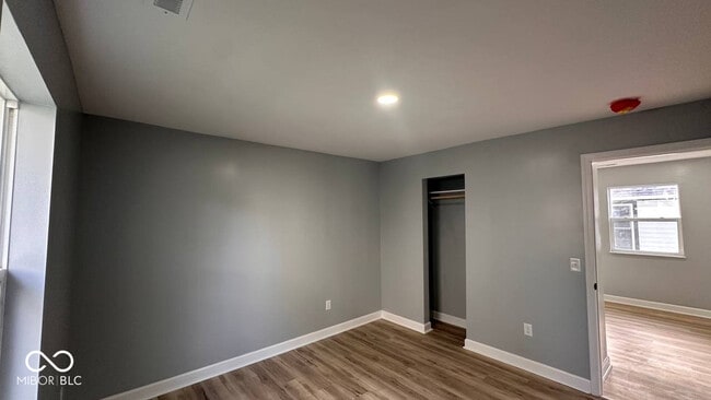 Building Photo - 1107 E Mulberry St