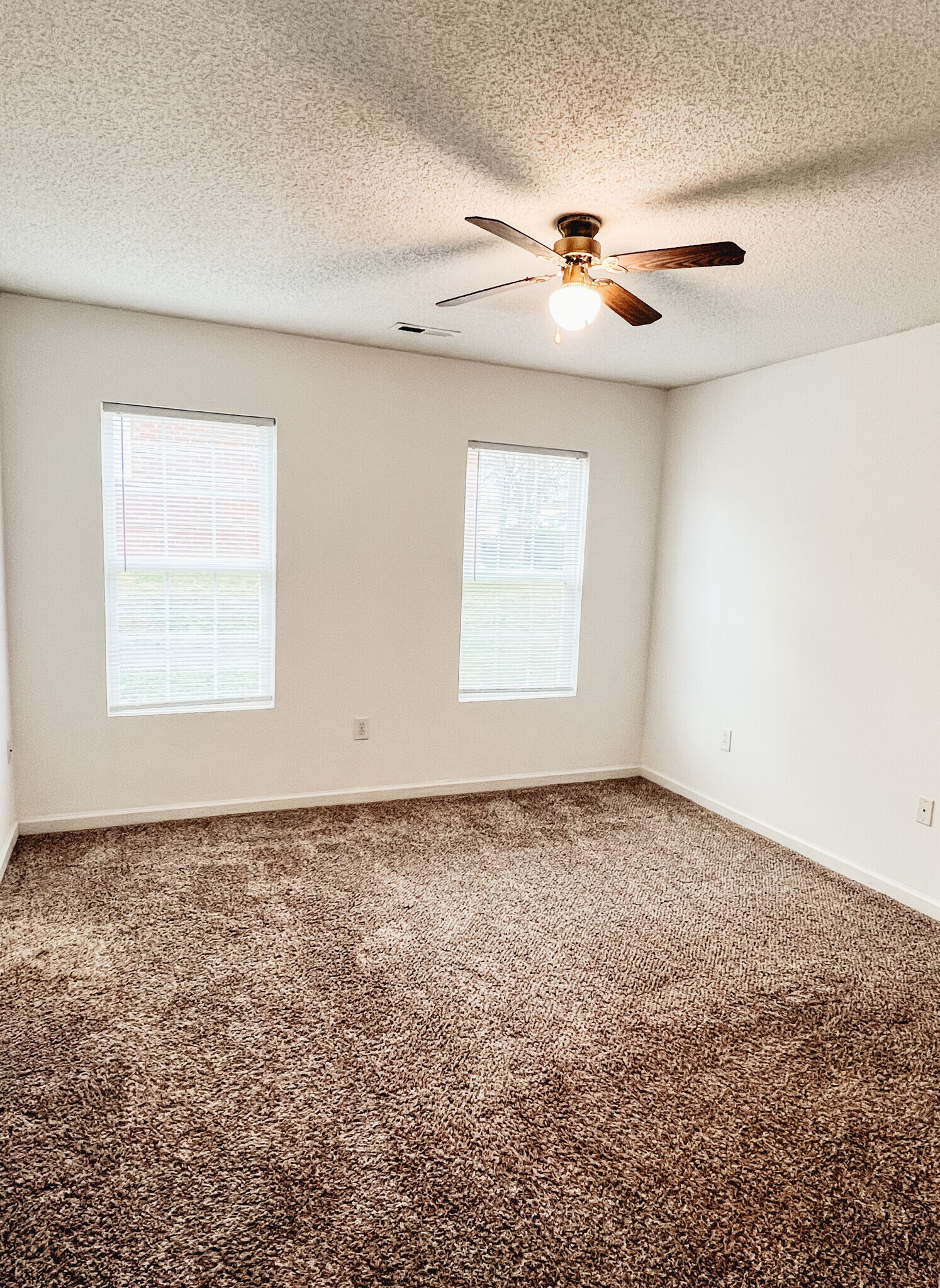 Building Photo - 350 Miller Pointe Dr