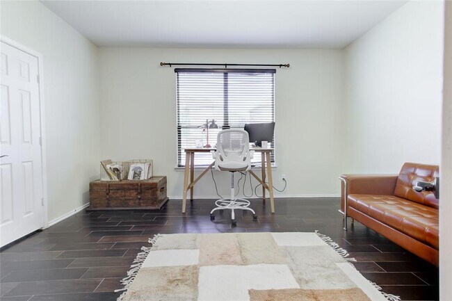 Building Photo - 920 Autumn Sage Way