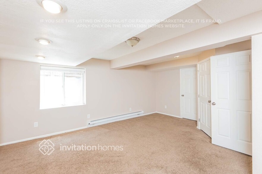 Building Photo - 12040 Grape Way