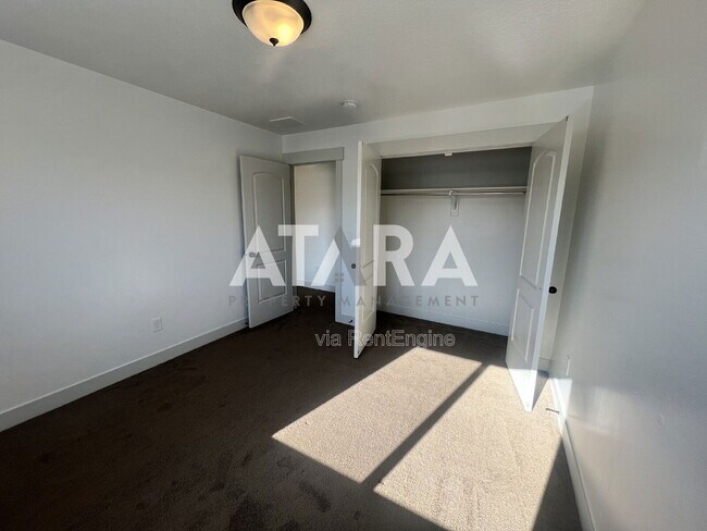 Building Photo - 1788 W Fall Brook Dr