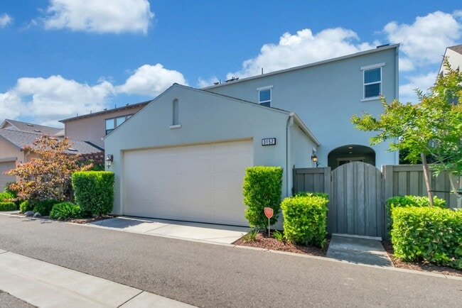 Building Photo - Stunning McKinley Village Home