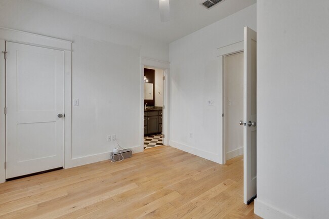 Building Photo - 4631 Marlo Dr