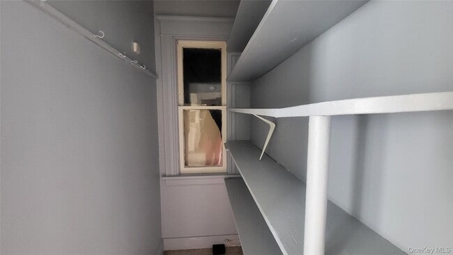 Building Photo - 107 Smith St