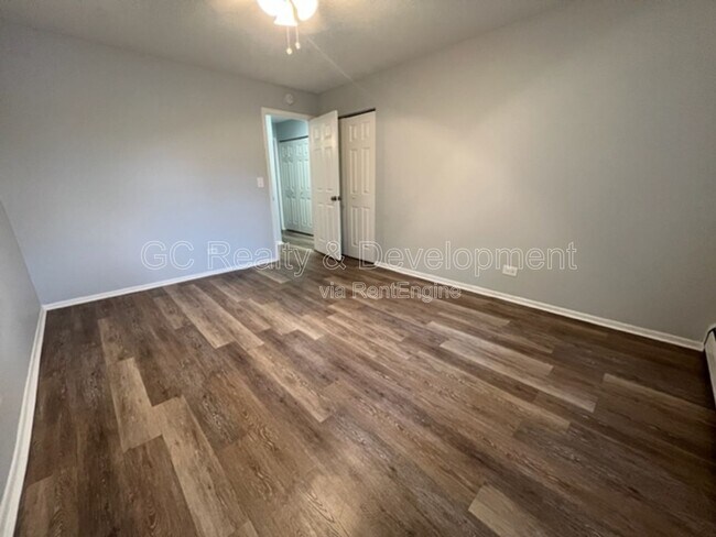 Building Photo - 312 N Warwick Ave