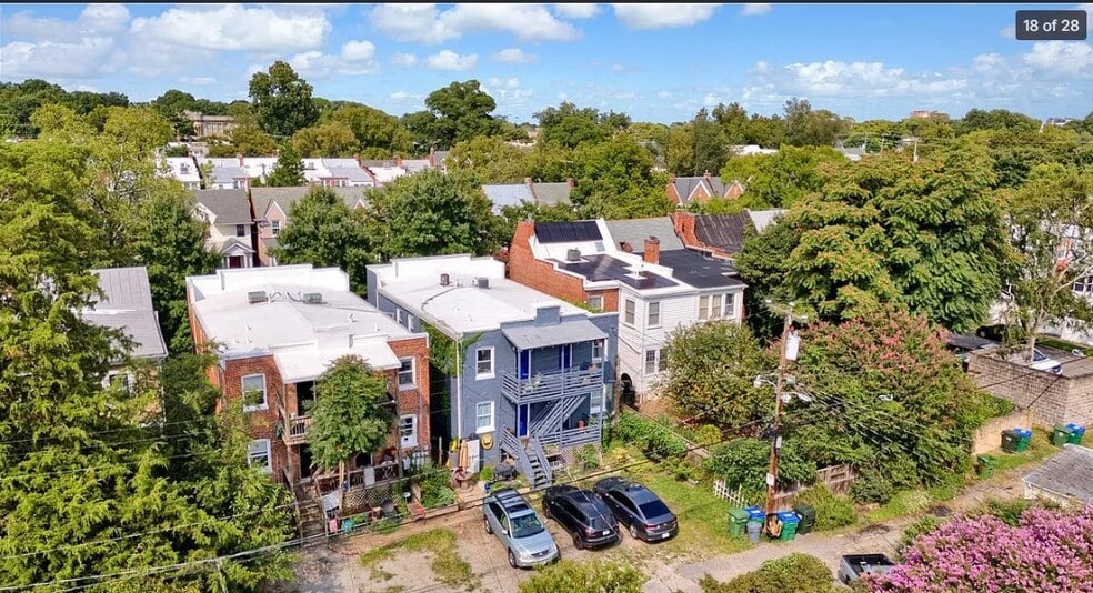 Building Photo - 2111 Maplewood Ave