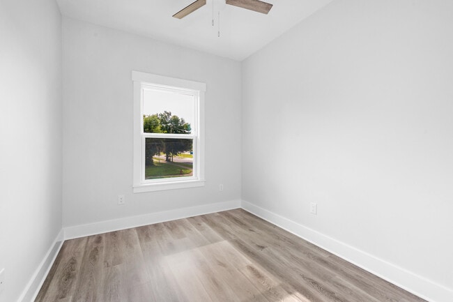 Building Photo - 30 Harbeson Ave NE