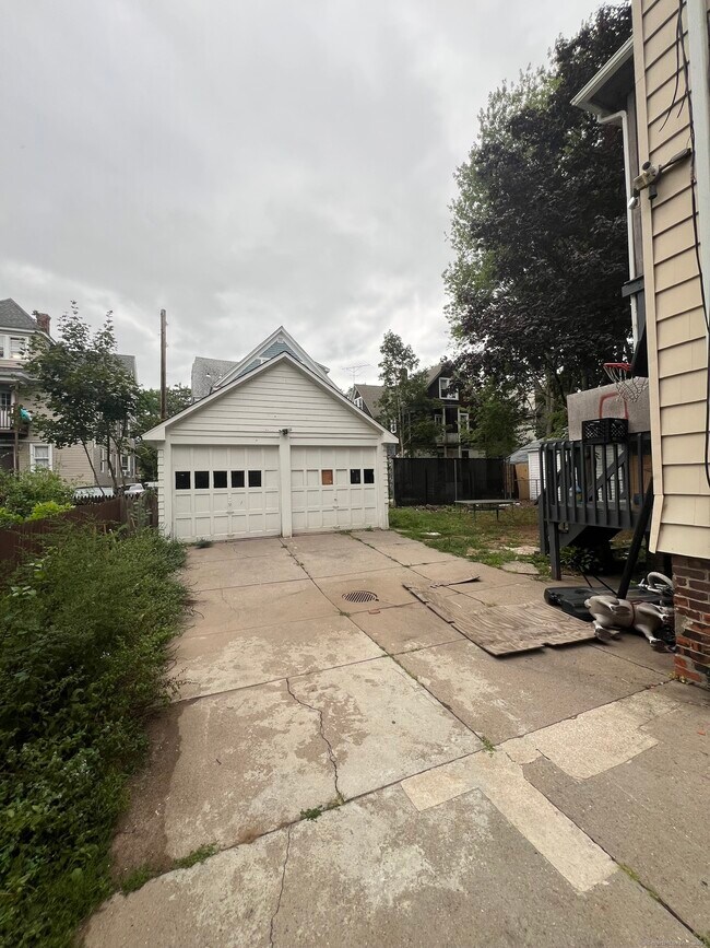 Building Photo - 1528 Ella T Grasso Blvd
