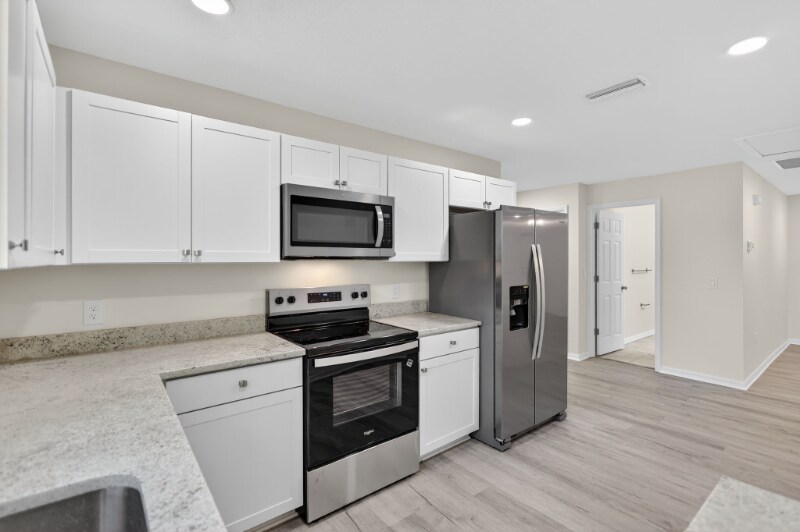 Building Photo - 920 23rd St E