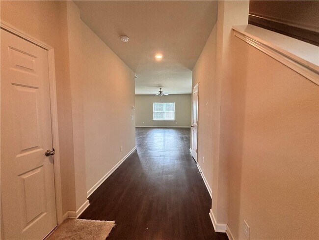 Building Photo - 160 Innis Brk Cir SW