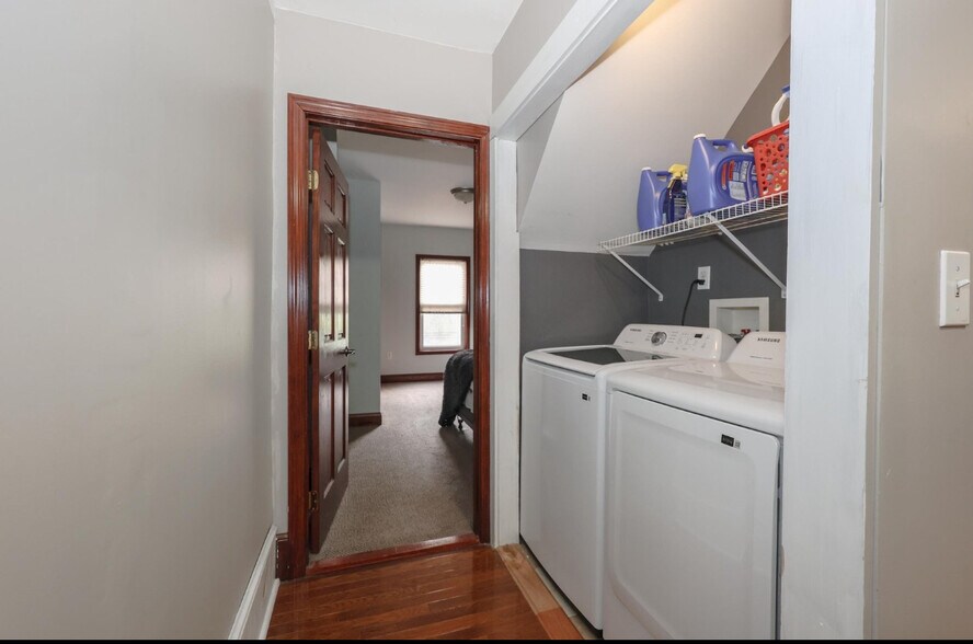 Building Photo - 331 E High St