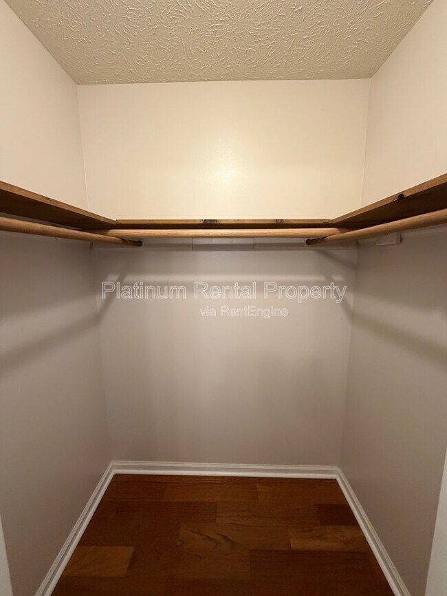 Building Photo - 240 Carter Rd