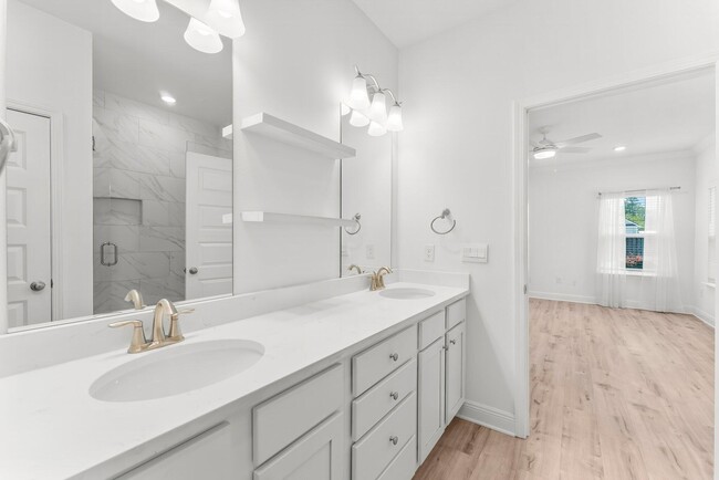 Building Photo - 25 Krewe Cir