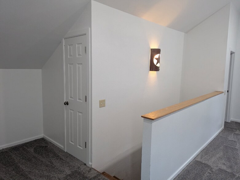 Building Photo - 279455 E 1780 Rd