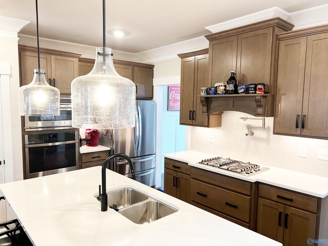 Building Photo - 531 Town Madison Blvd