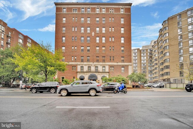 Building Photo - 1133 13th St NW