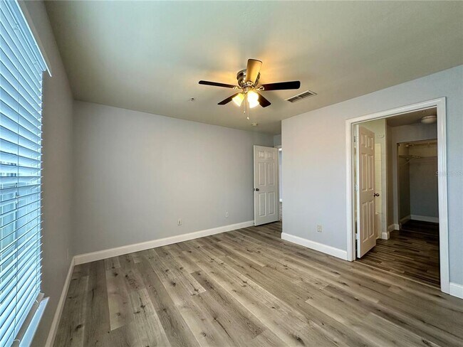 Building Photo - 9141 Lee Vista Blvd