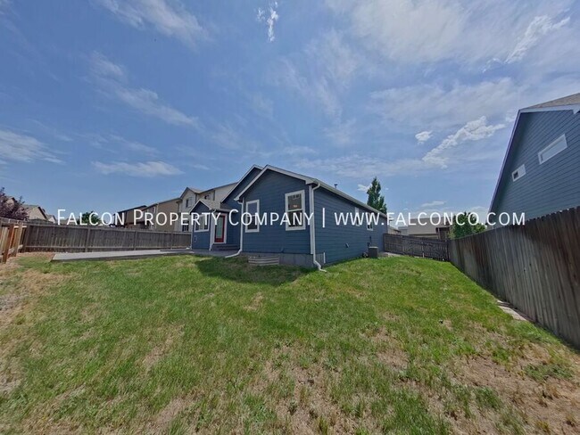 Building Photo - 6070 San Mateo Dr