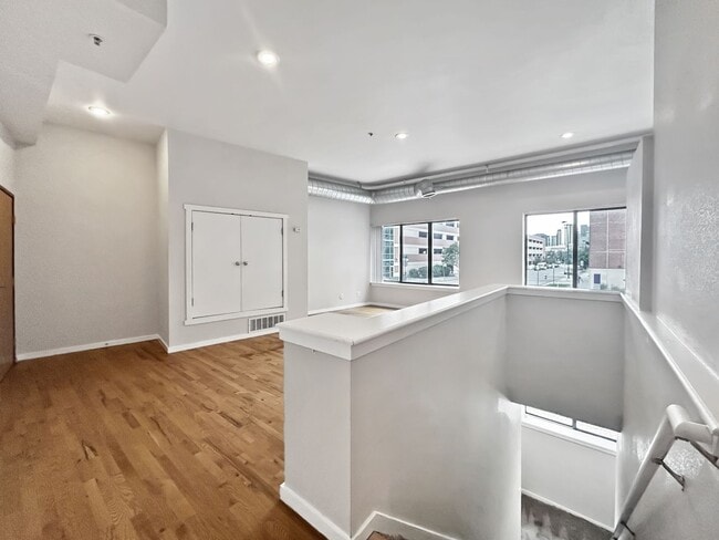 Building Photo - $0 DEPOSIT OPTION. 2 BED 2.5 BATH CONDO AT STUDIO 70 IN DENVER'S GOLDEN TRIANGLE. PARKING INCLUDED!