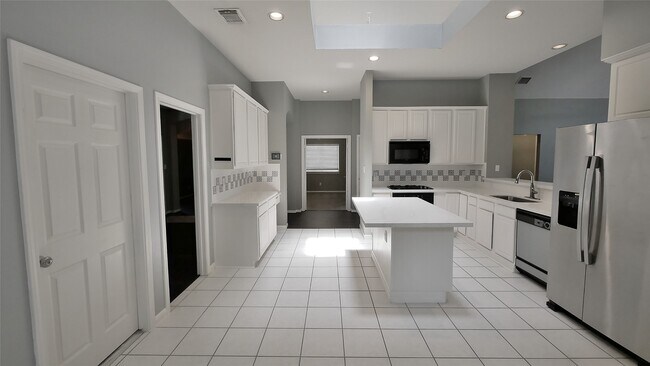 Building Photo - 10402 Indian Paintbrush Ln